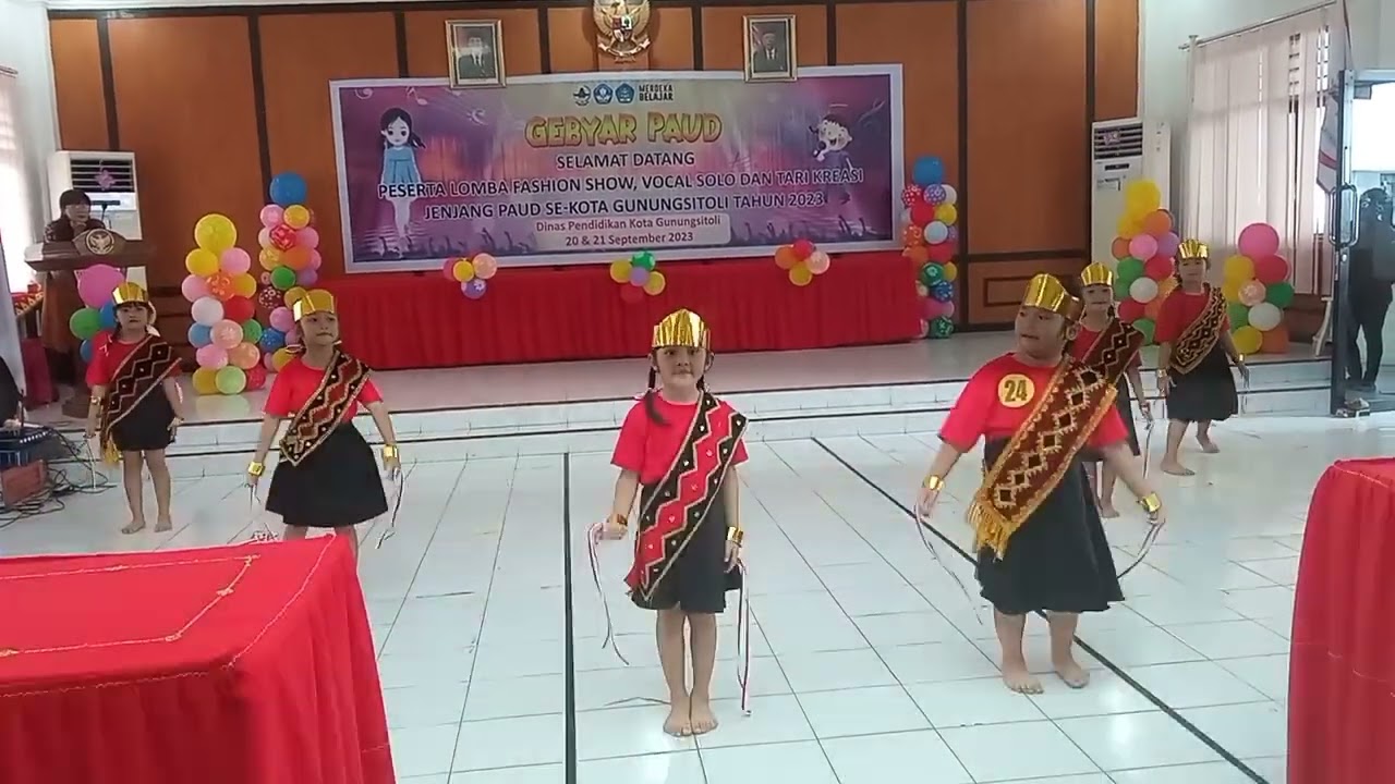 Penampilan TK Swasta OBI Fodo Kepulauan Nias pada Lomba Tari Kreasi Gebyar PAUD Kota Gunungsitoli
