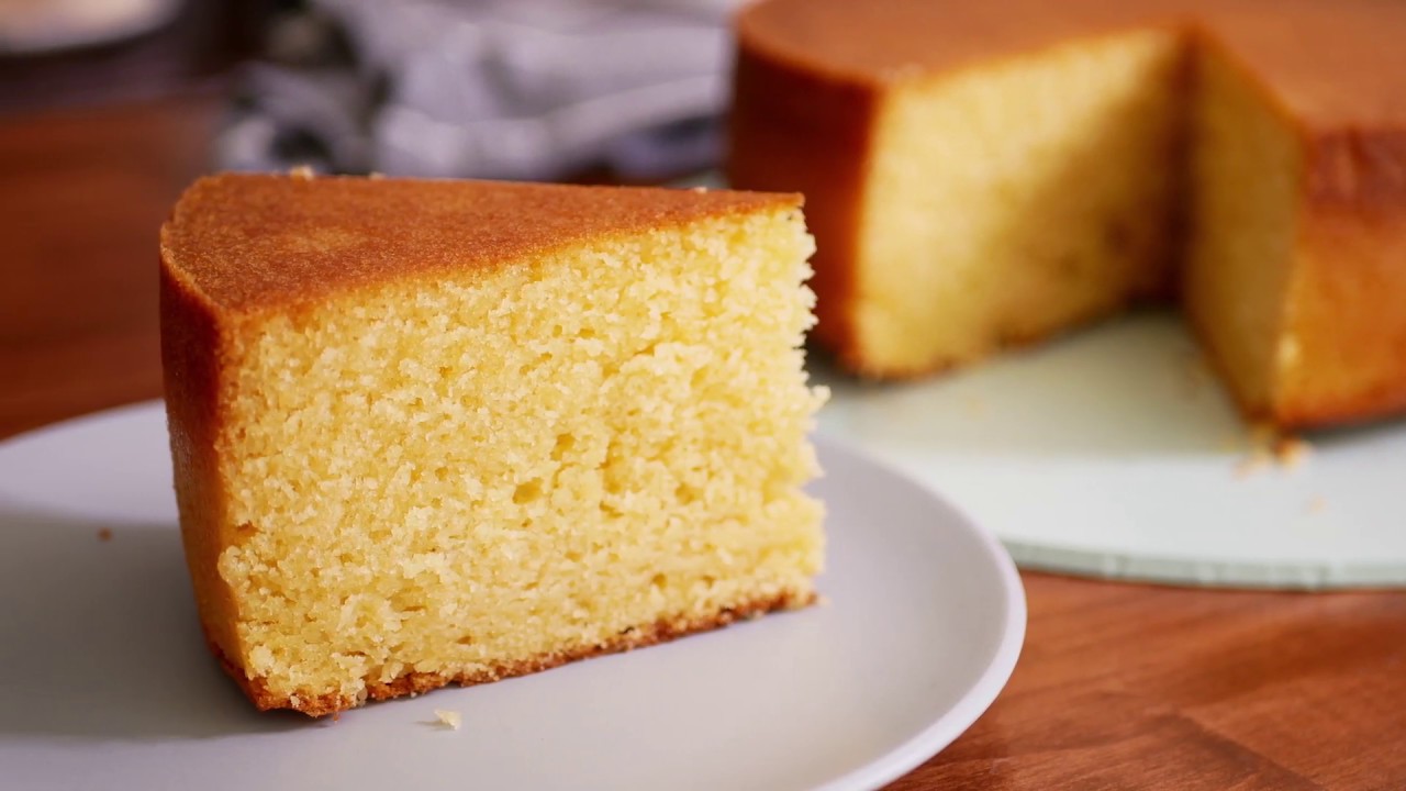 Torta de vainilla esponjosa. Bizcocho facil de vainilla