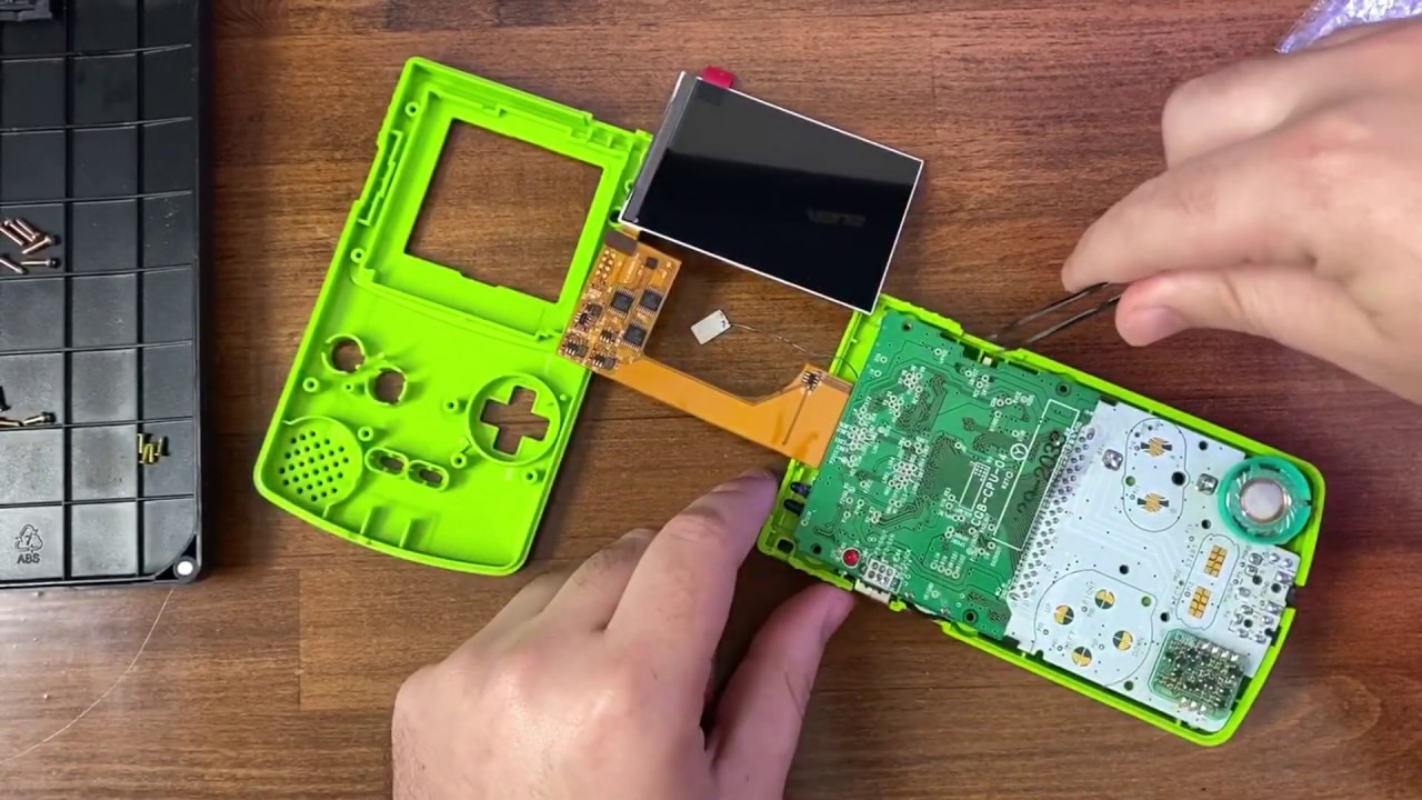 Давайте установим IPS-экран с подсветкой в ​​Gameboy Color — как это сделать