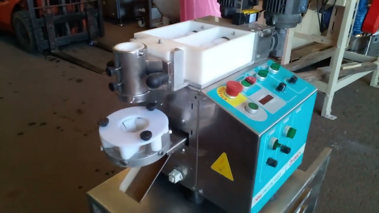 Formadora de Salgados e Doces marca Bralyx modelo Piccola 2.0