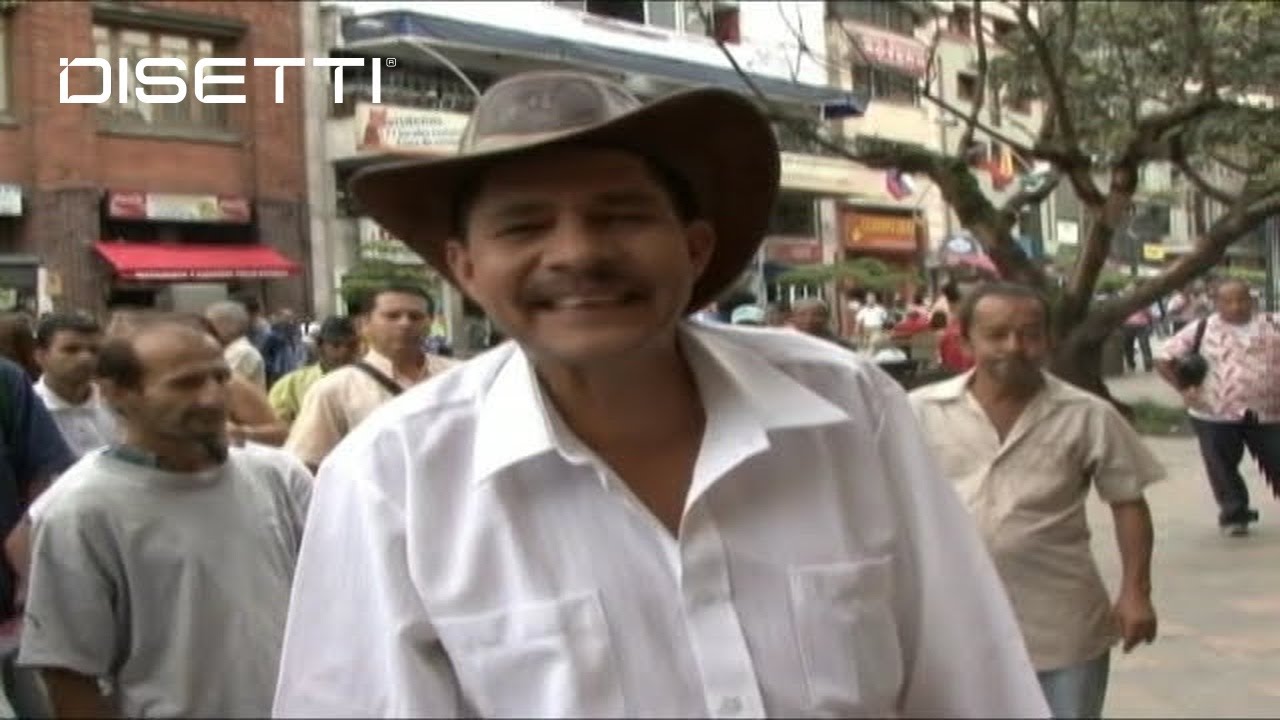 Edgar Rivera - Esperando El Bus (Official Music Video)