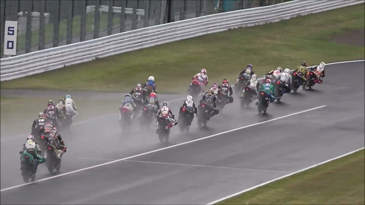 JP250 決勝レーススタート  全日本ロードレース選手権シリーズ 第7戦 MFJGP鈴鹿サーキット