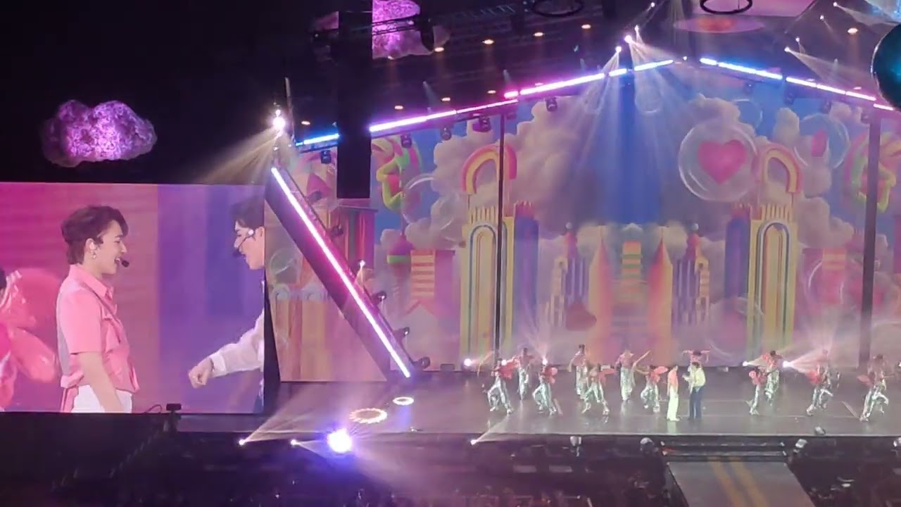 10/08/67 Hot to hot+คนใจง่าย+เอ๊ะ-ซีนุนิว #Nunew1cncertday1