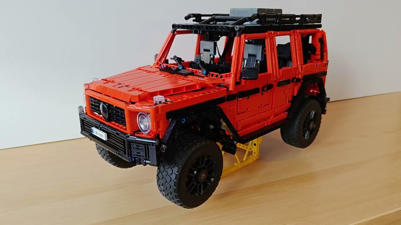 LEGO 42177 - Mercedes-Benz G500 – Modified using Powered Up parts