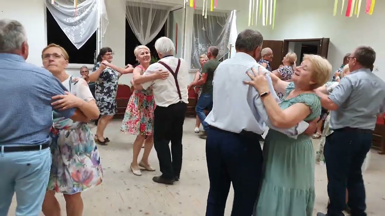 Zagraj mi piękny cyganie,romantyczne klimaty na zabawie w Sycynie.