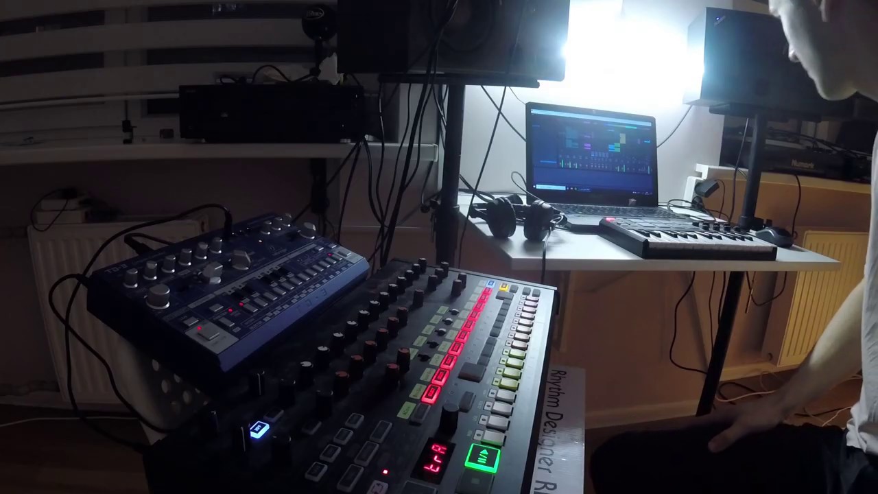 Behringer TD3 RD8 electro techno live set