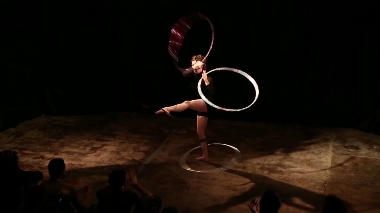Numéro de cabaret Cirkazou - Sexy hoops