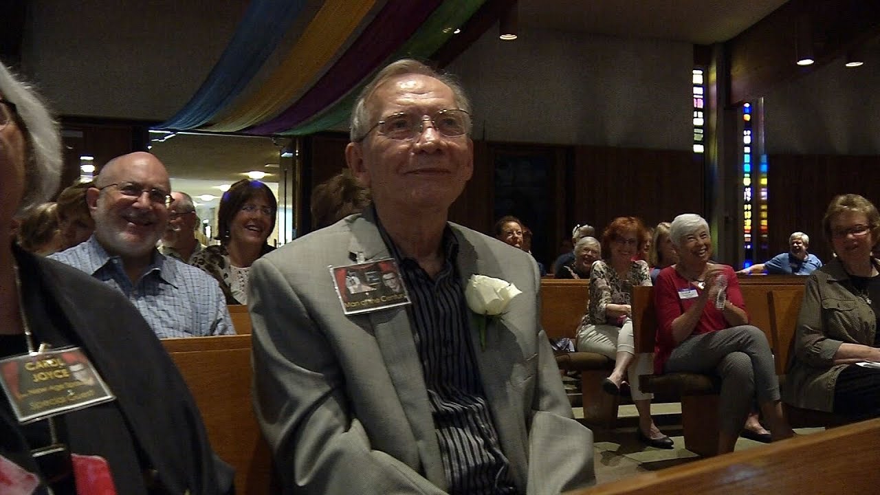 Robbinsdale High School Alumni Honor Teacher