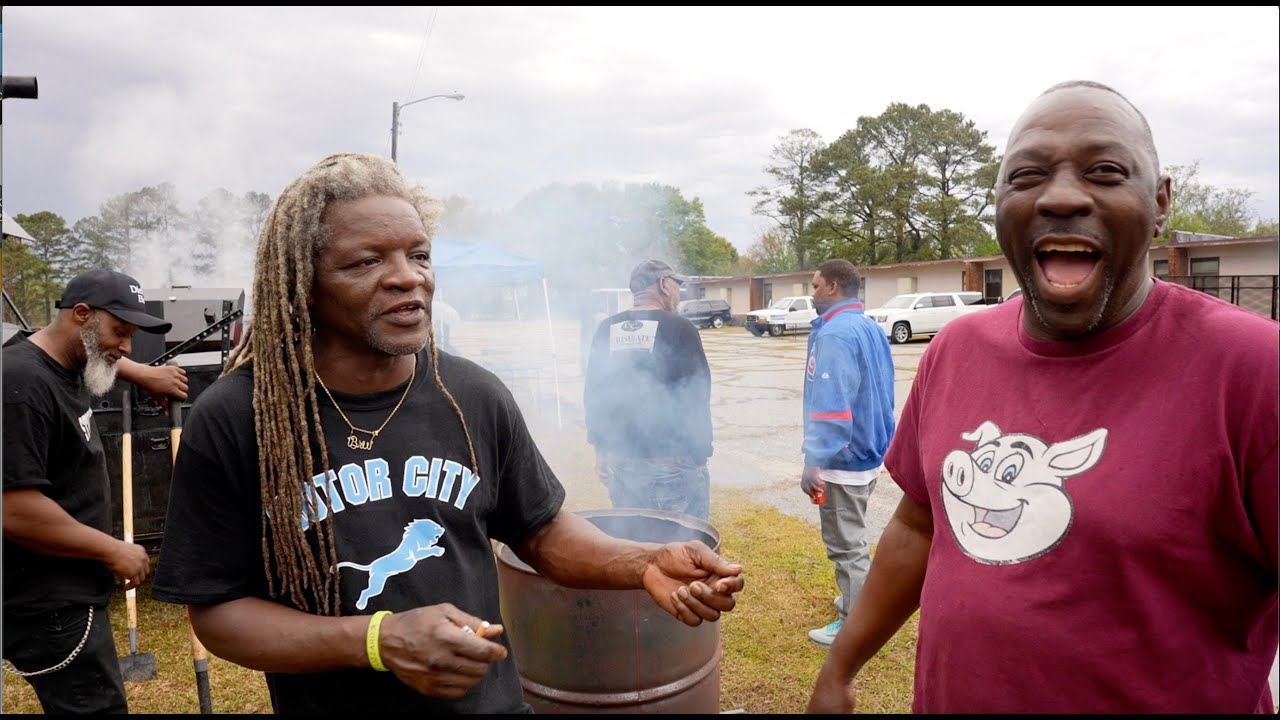 PIGPICKIN REGGIE (Country Style)