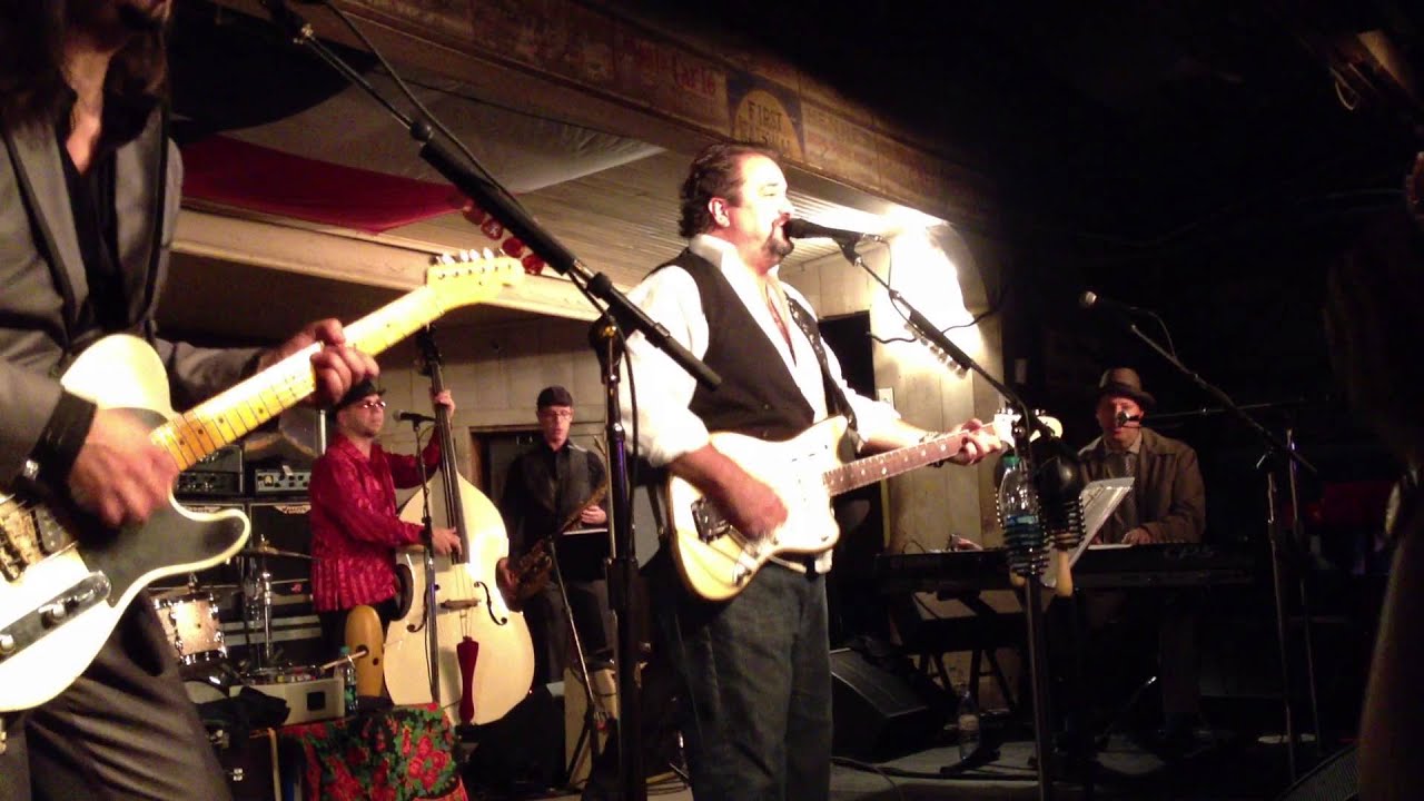 Dance in the Moonlight - The Mavericks
