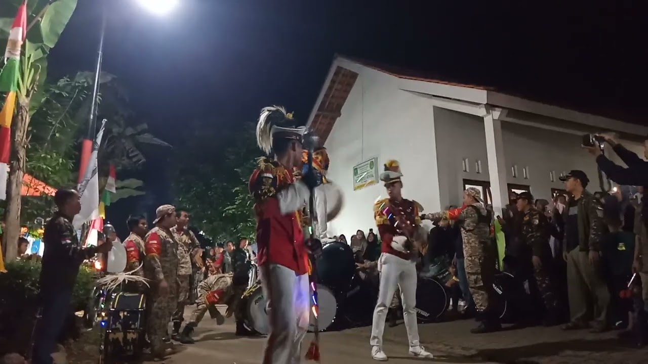 display drum corps banser glagar wisanggeni