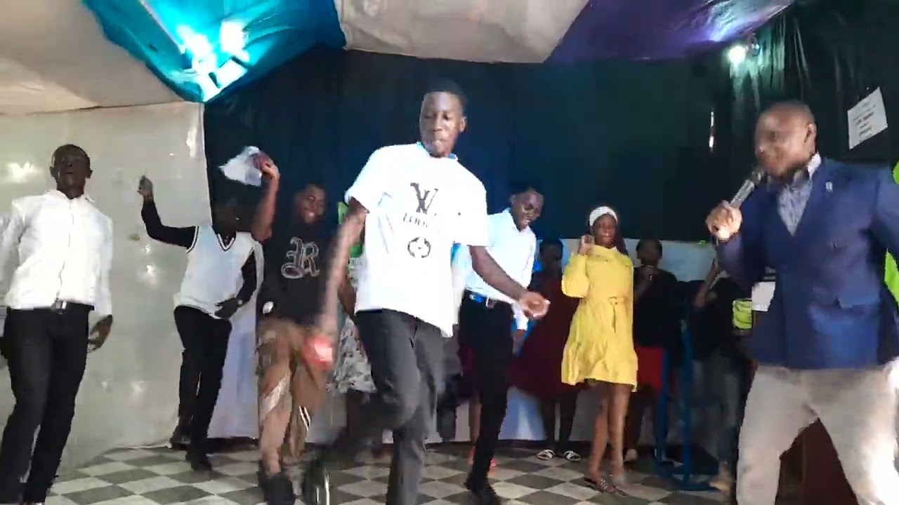 Mulungi Akoze ebirungi