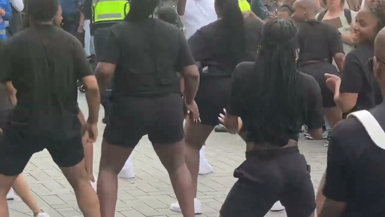 Warming up van het Zomercarnaval Rotterdam 2023