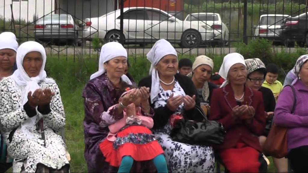 (1)Открытие памятника в селе Бесмойнак . Автор Жауаров Мухтар Султангазыевич 14.06.2015