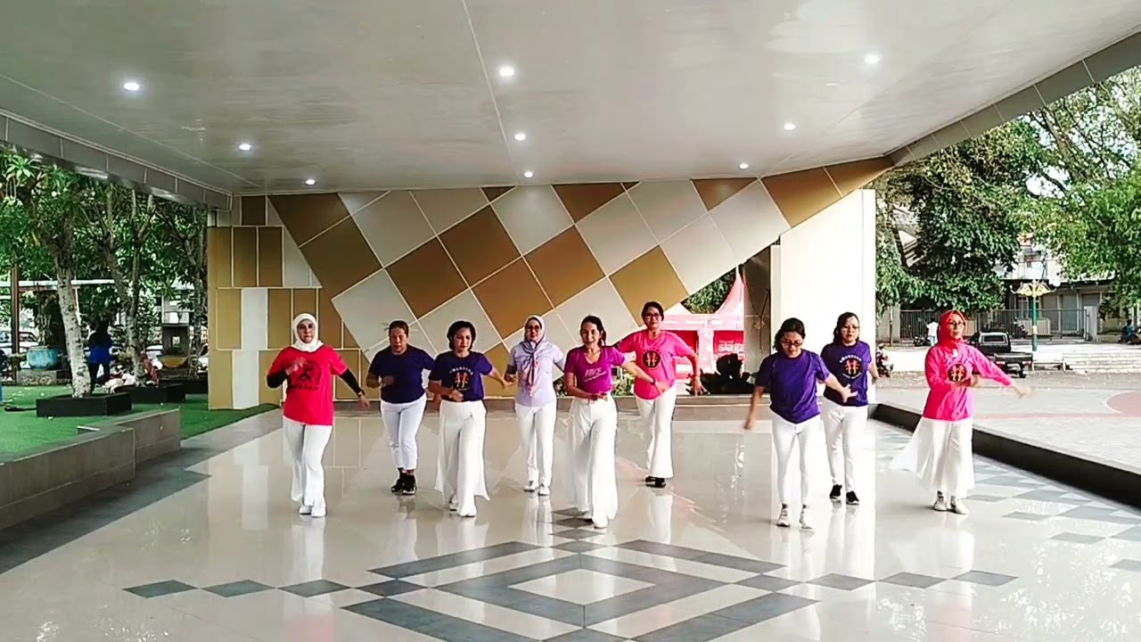 MUEVA MUEVA MUEVA - Line Dance  | Choreographer: Adelaine Ade (INA) 