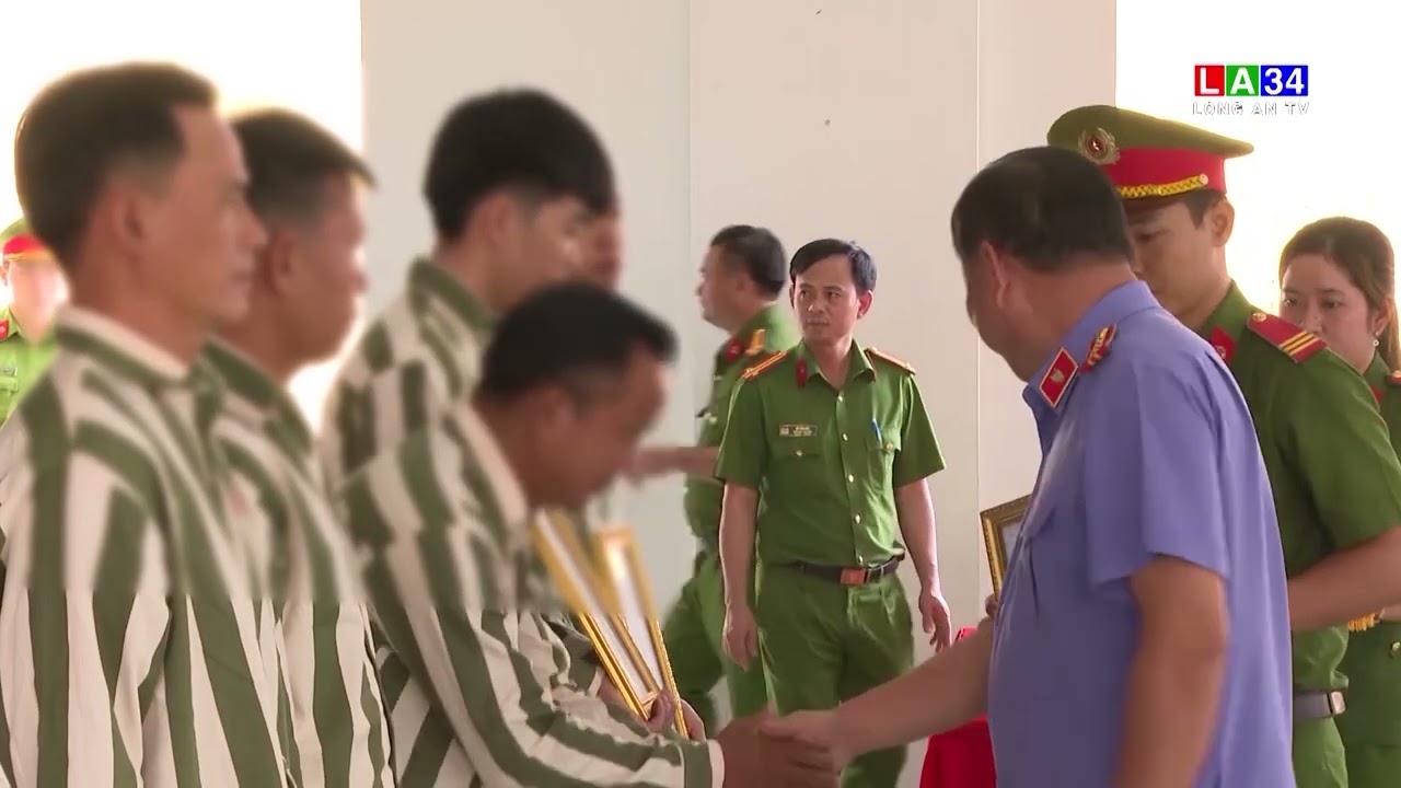 207 phạm nhân Trại giam Long Hòa được nhận quyết định đặc xá của Chủ tịch nước | LONG AN TV