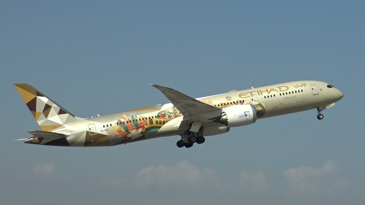 Etihad Boeing 787-900 Dreamliner A6-BLH Take Off Malaga LEMG CHOOSE ITALY LIVERY
