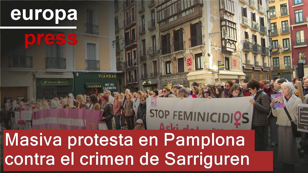 Multitudinaria concentración en Pamplona para rechazar el crimen de Sarriguren