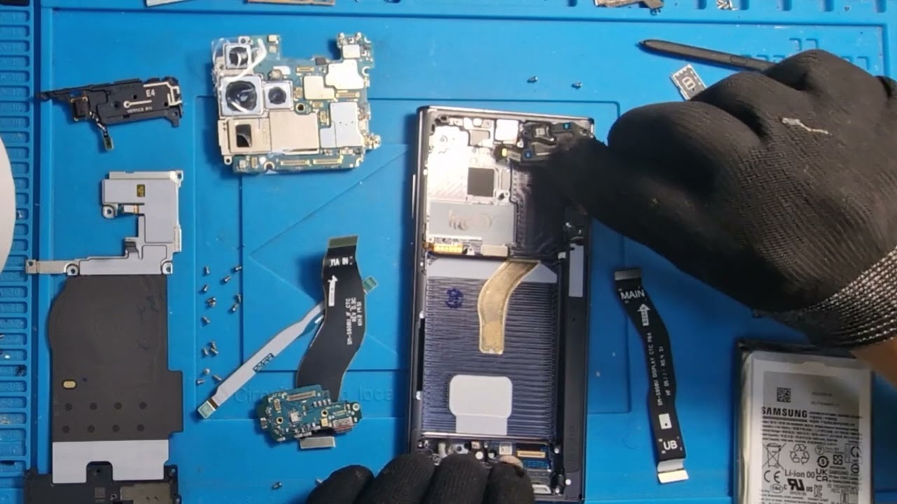 Sostituzione display Samsung S22 Ultra con ricambio originale Samsung