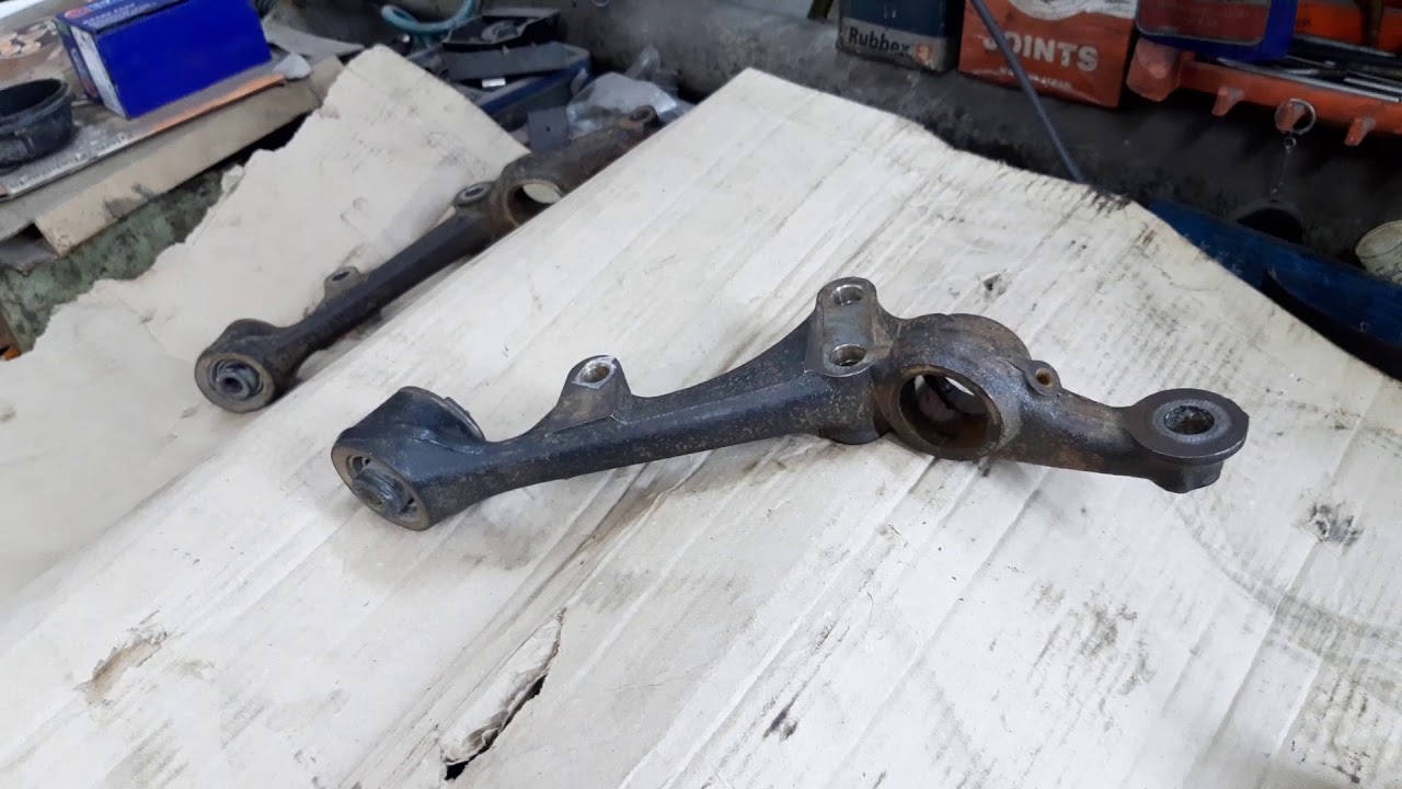 Замена сайленблока в нижнем поперечном рычаге TOYOTA CROWN, MARK 4WD JZX93, 105, 115  JZS179, 173