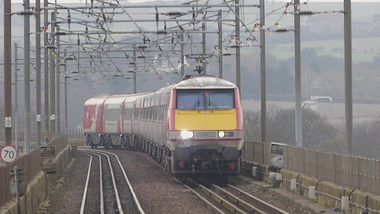 LNER 225s & HSTs at Berwick-upon-Tweed (20/11/2019)