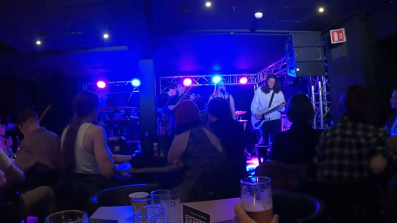 Hin - Mj&ouml;lnarens M&aring;g (Live)