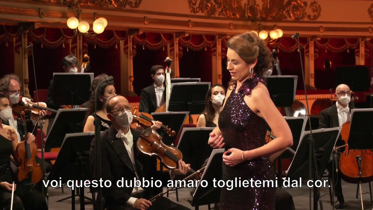 Chen Reiss sings Mozart's 