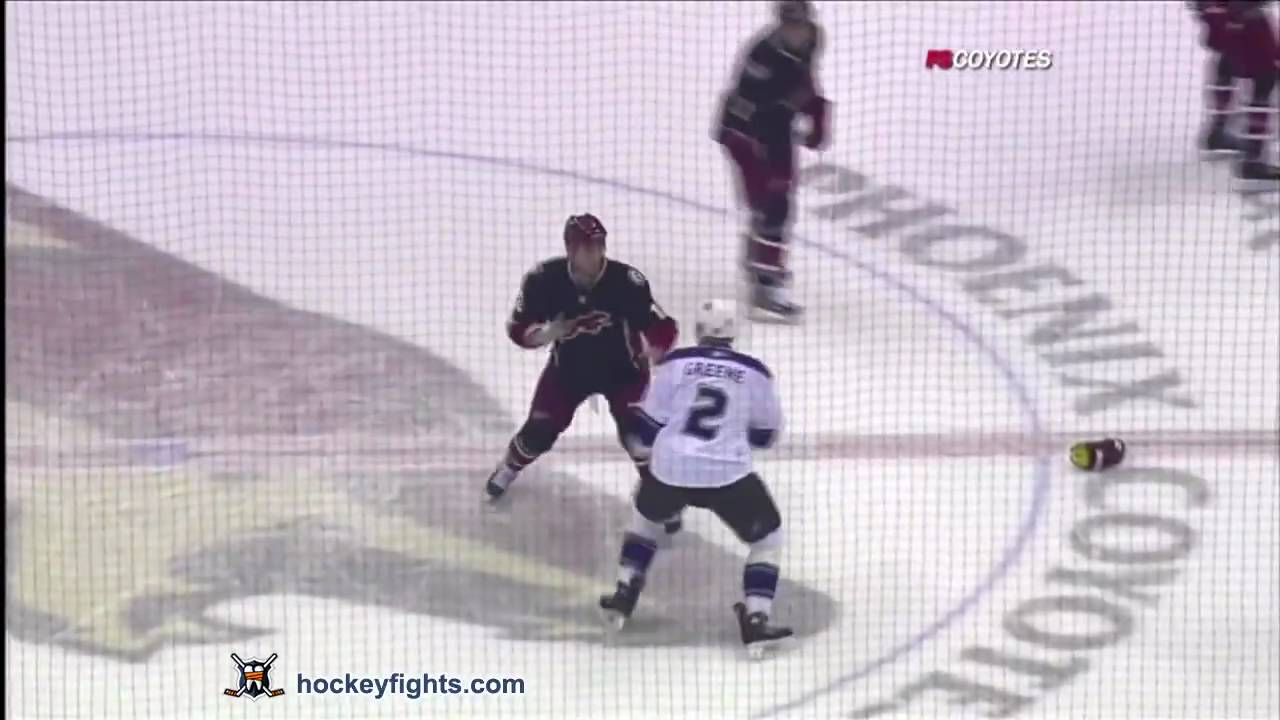 Matt Greene vs Paul Bissonnette Dec 26, 2009