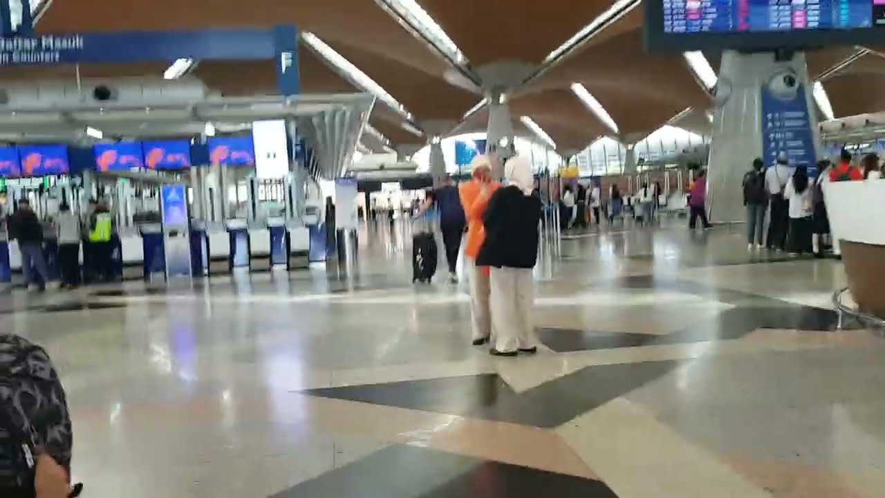 Check-in Immigration Gates G - H Aerotrain Kuala Lumpur International Airport KLIA T1 KLIA1 Sepang