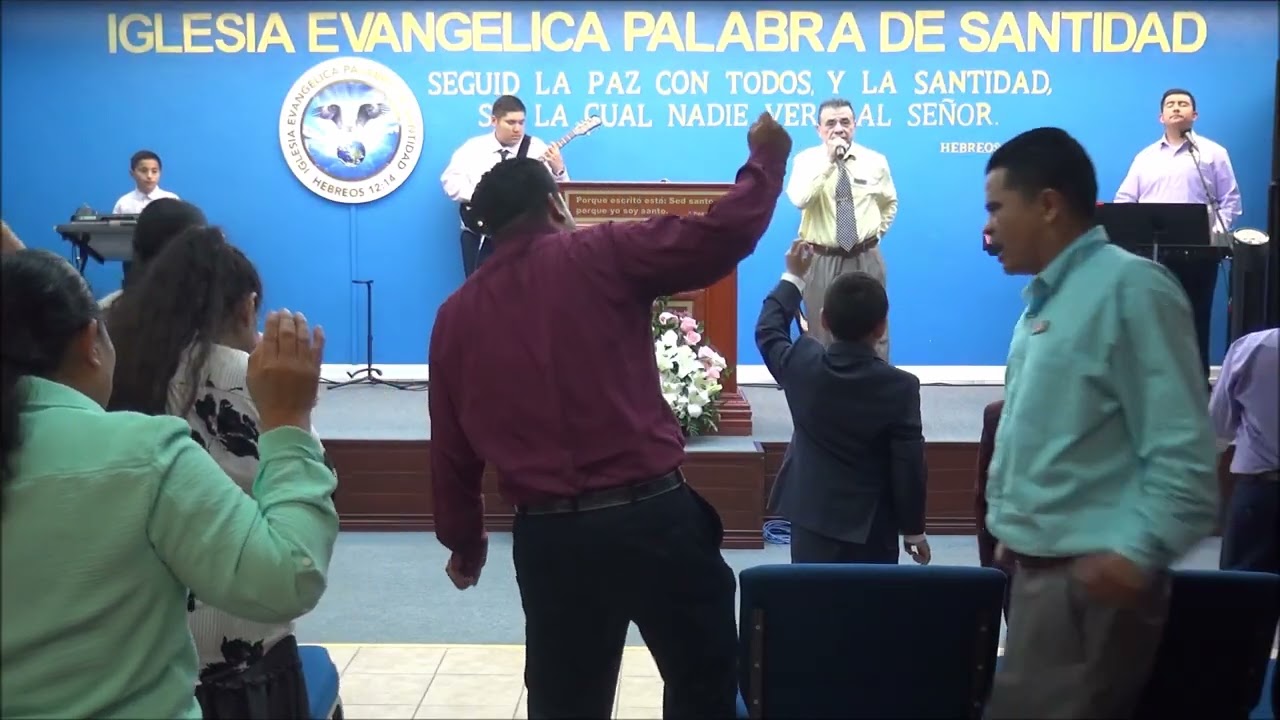 Pastor. René Carballo-La voz de Dios sigue pregonando el último mensaje.
