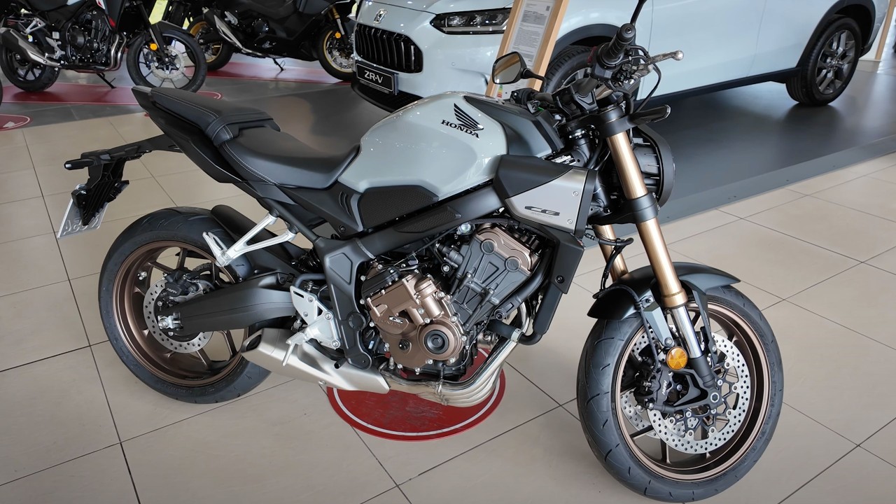 Motorräder 2025 Honda CB 650 R E-Clutch Review