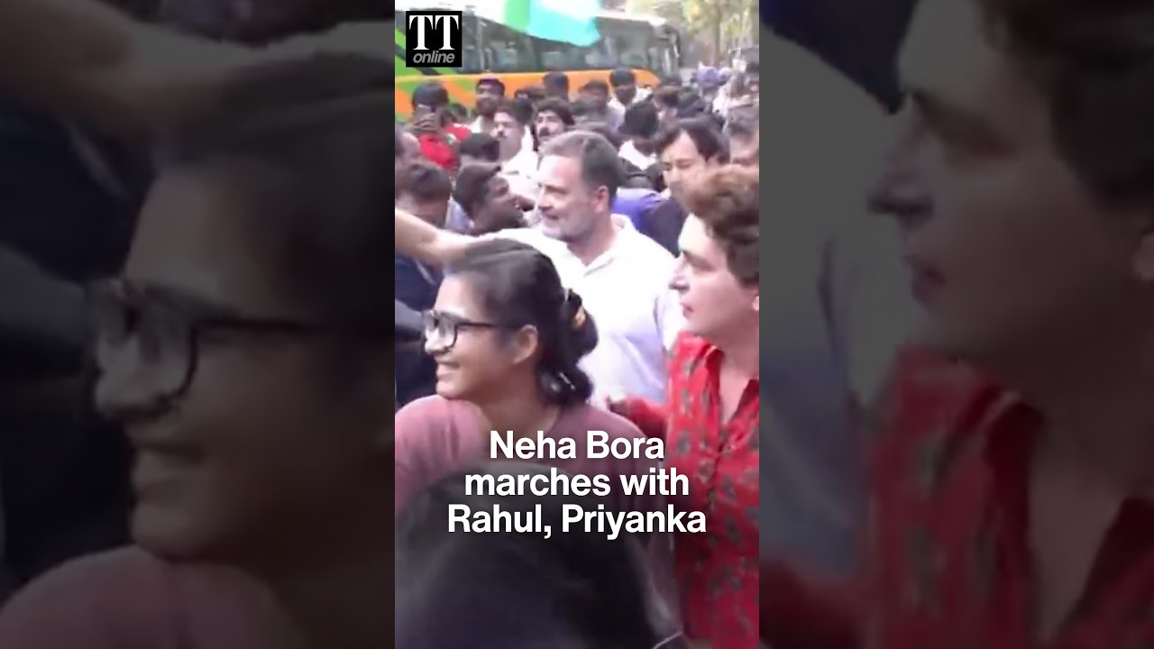 Neha Bora Marches With Rahul, Priyanka Gandhi In 'Dilli Chalo' March #nehabora #rahulgandhi