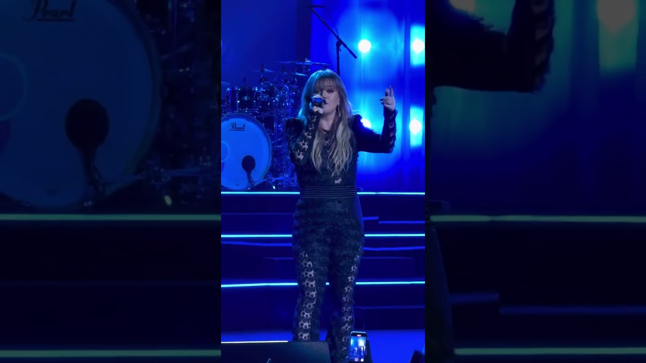 Down to You Kelly Clarkson Vegas 12.30.2023