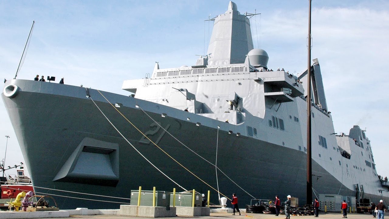 ВМС США. Транспортный док-амфибия USS New York (LPD-21) класса Сан-Антонио.