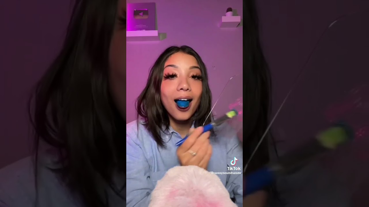 painting my tongue blue😛#asmr
