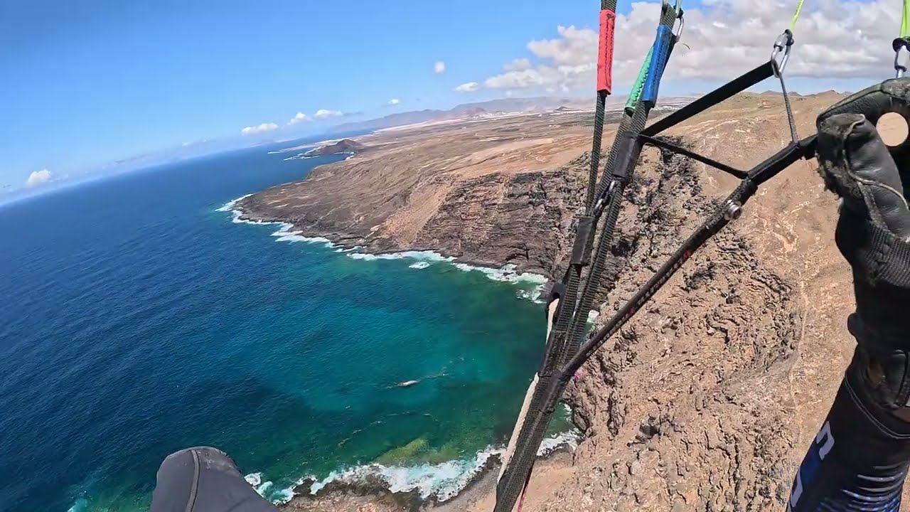 Paragliding in Tenesar, Lanzarote. Relax flight... fly with me!