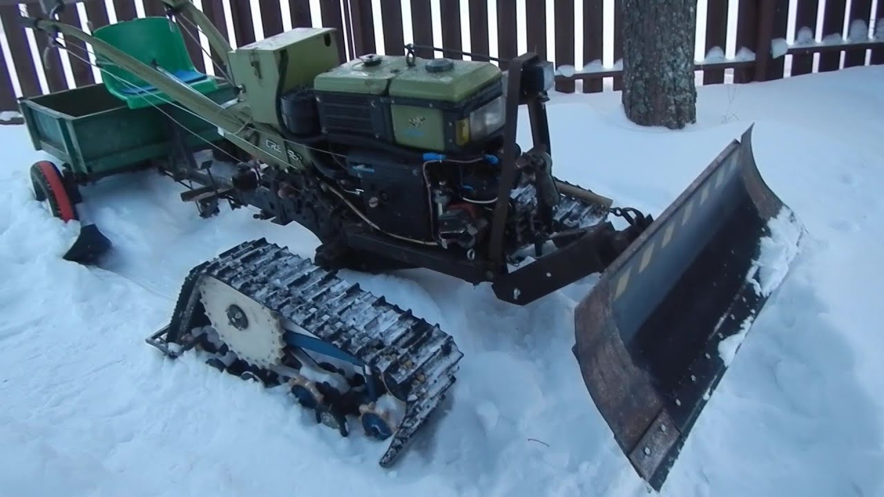 Готовь мотоблок летом, а зимой убирай снег.