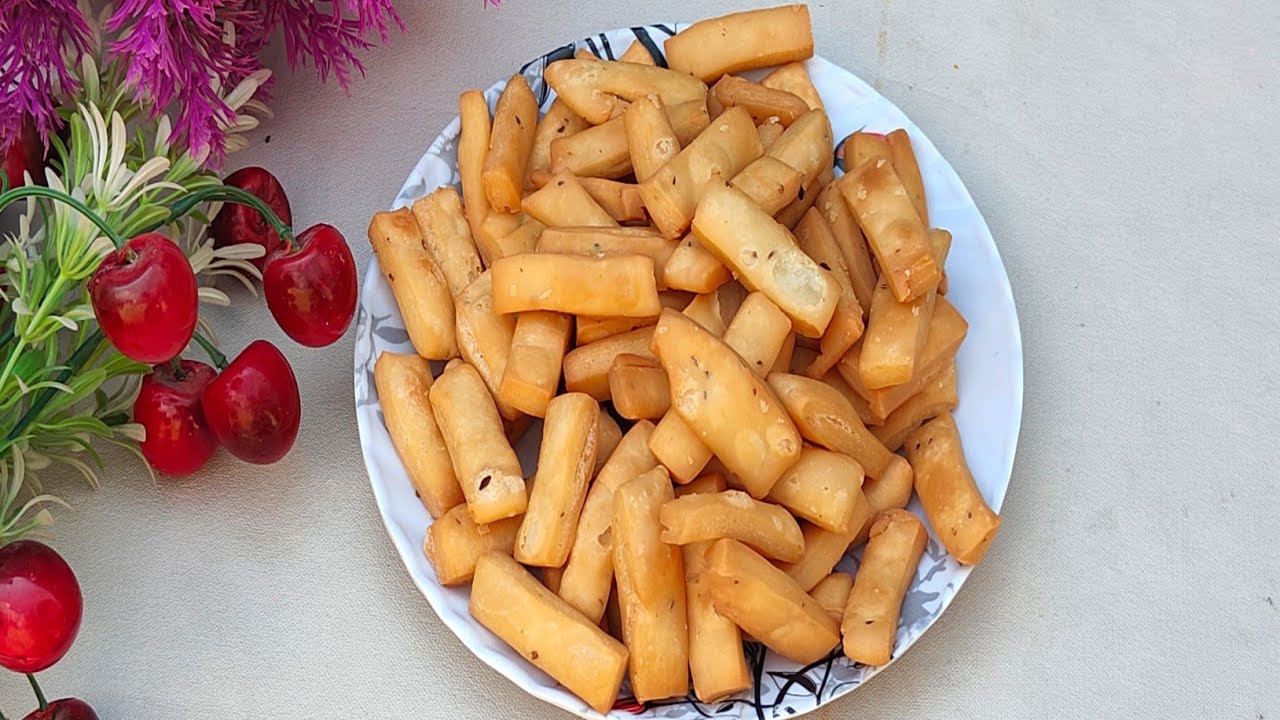 Mathri Recipe | Multilayered Crispy Mathri | Namkeen Mathri | Snacks Recipe | चाय के साथ स्पेशल मठरी