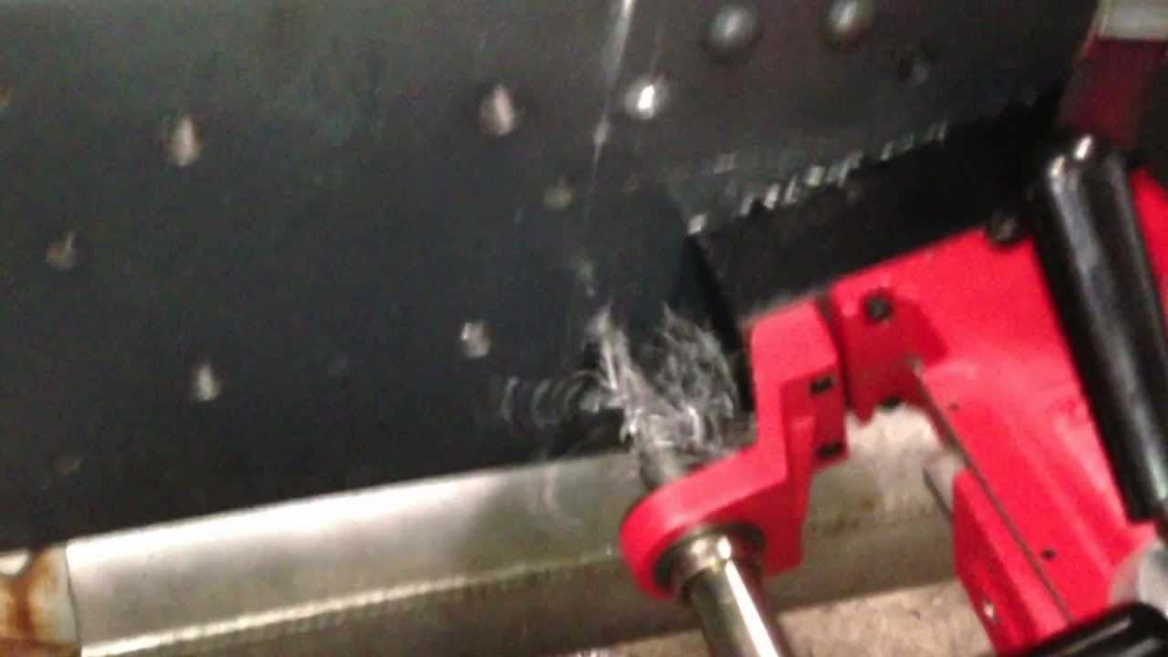 SOLUTECH FERRAMENTAS - FURADEIRA DE BASE MAGNETICA MILWAUKEE