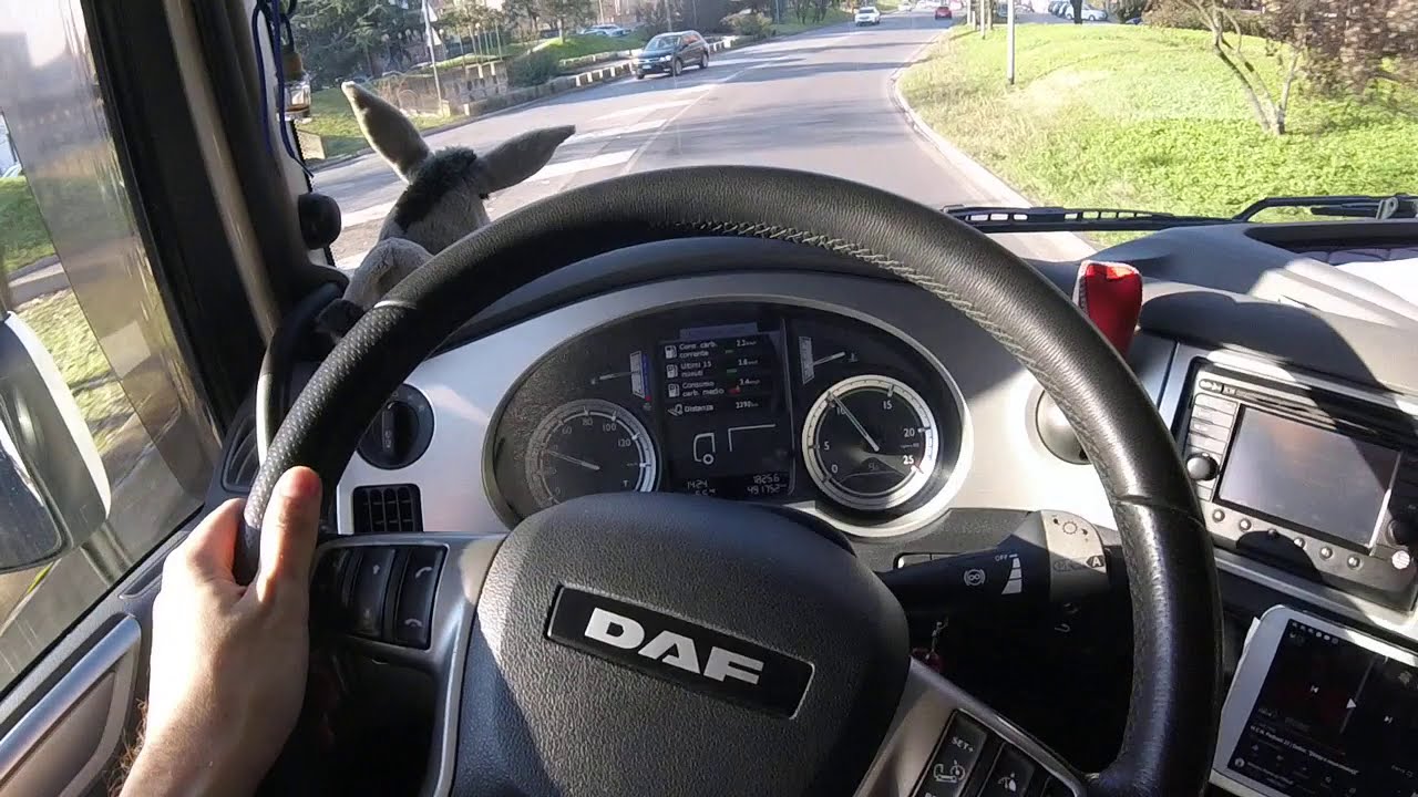 DAF XF106 460 DRIVING