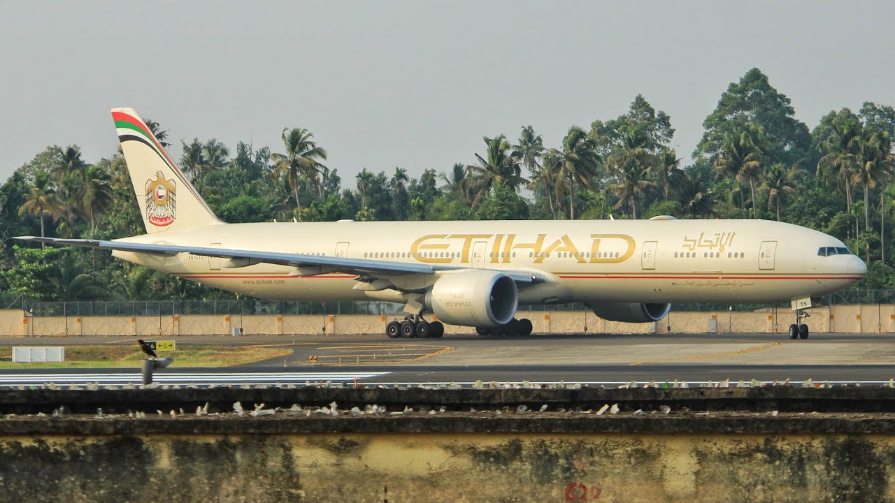 ETIHAD Boeing 77W Take off from Cochin International Airport