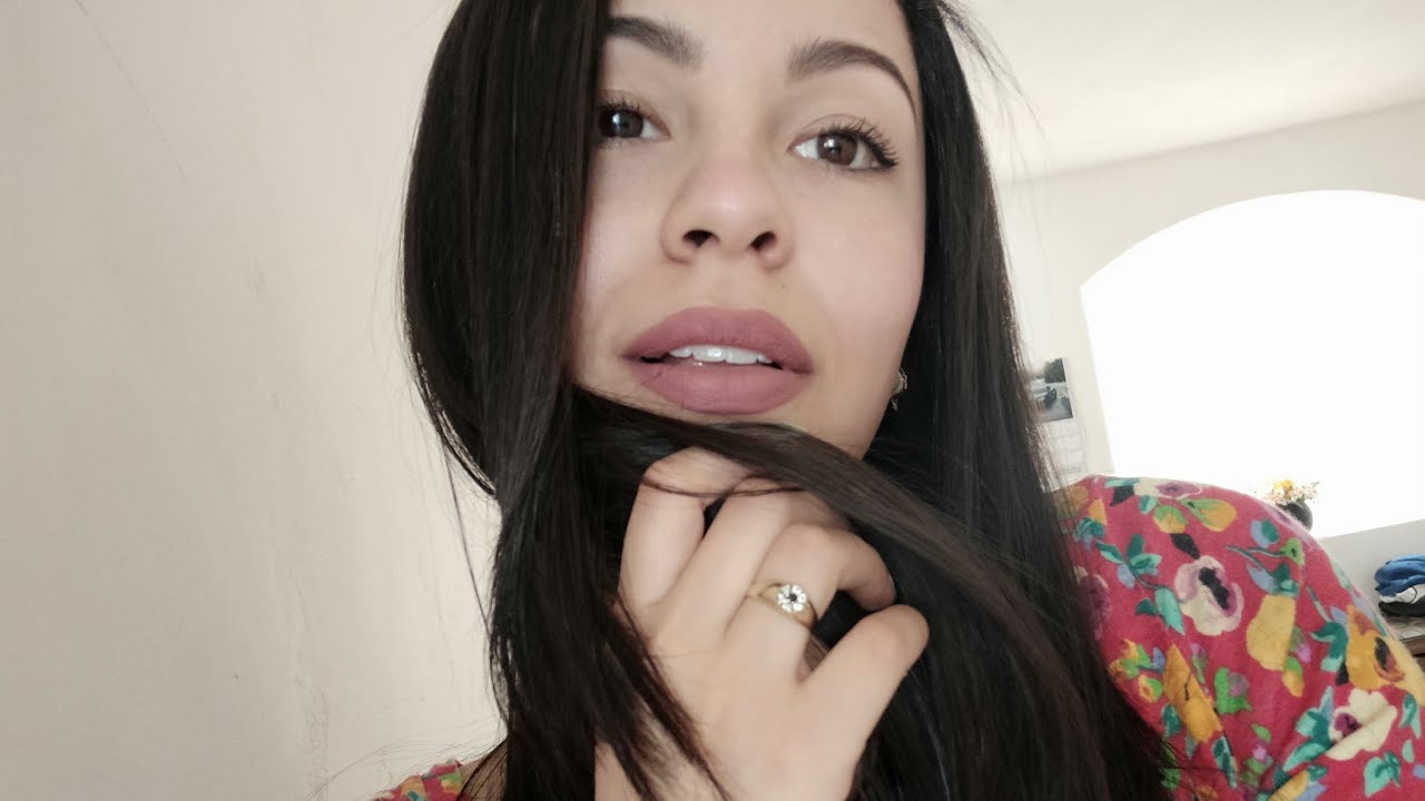 [ASMR] Roleplay: Novia súper cariñosa te da muchos besitos.💋