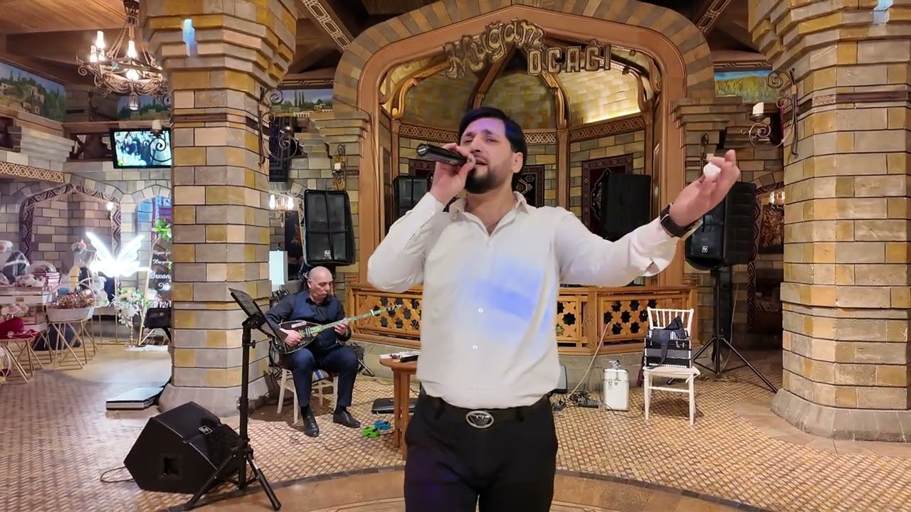 Müğənni-Aparıcı  Emin Məmmədov (popuri)
