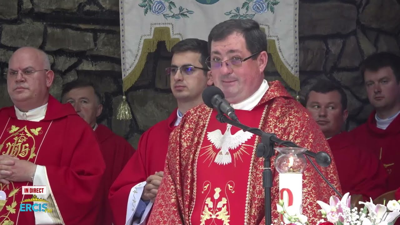 Barați: Sfânta Liturghie a hramului de la Biserica 
