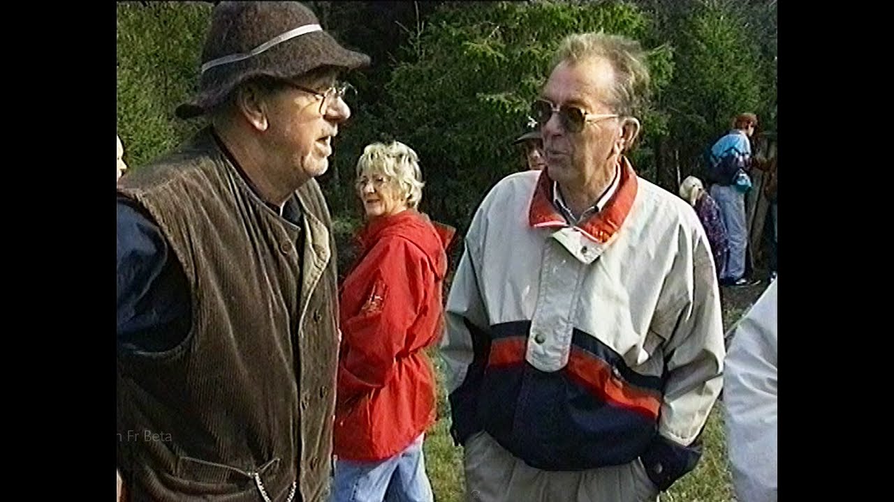 1995 Kolmilan i Pershyttan tänds. Ernst, Kerstin o Nils-Gunnar, Jörgen, Göran Waldén m. fl..