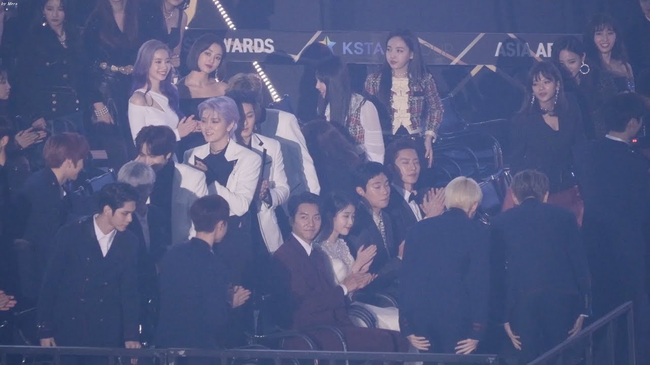 181128 워너원 아이유(IU) 아시아 아티스트 수상축하 소감 리액션 뉴이스트,트와이스  [4K] 직캠  by Mera