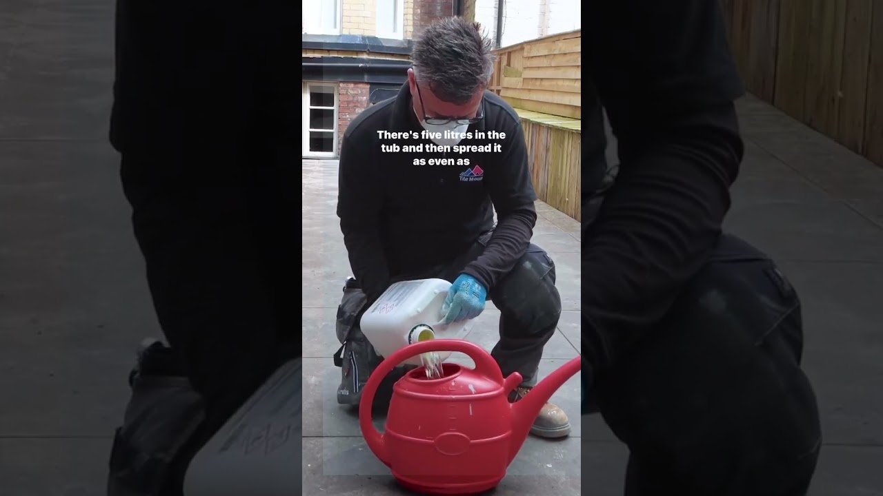 How to clean your outdoor paving slabs and tiles! 👆🏻