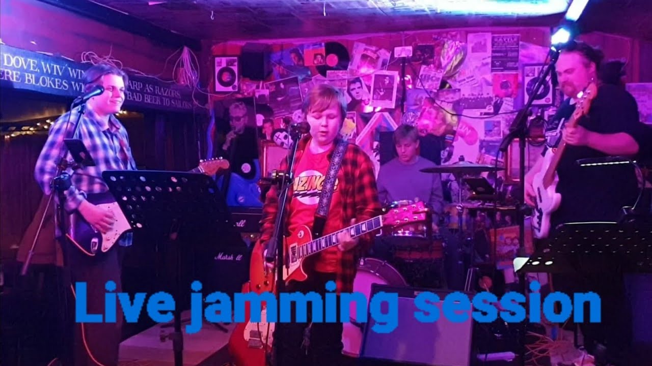 Voodoo child (Ellis with The Zac Shulze Gang)