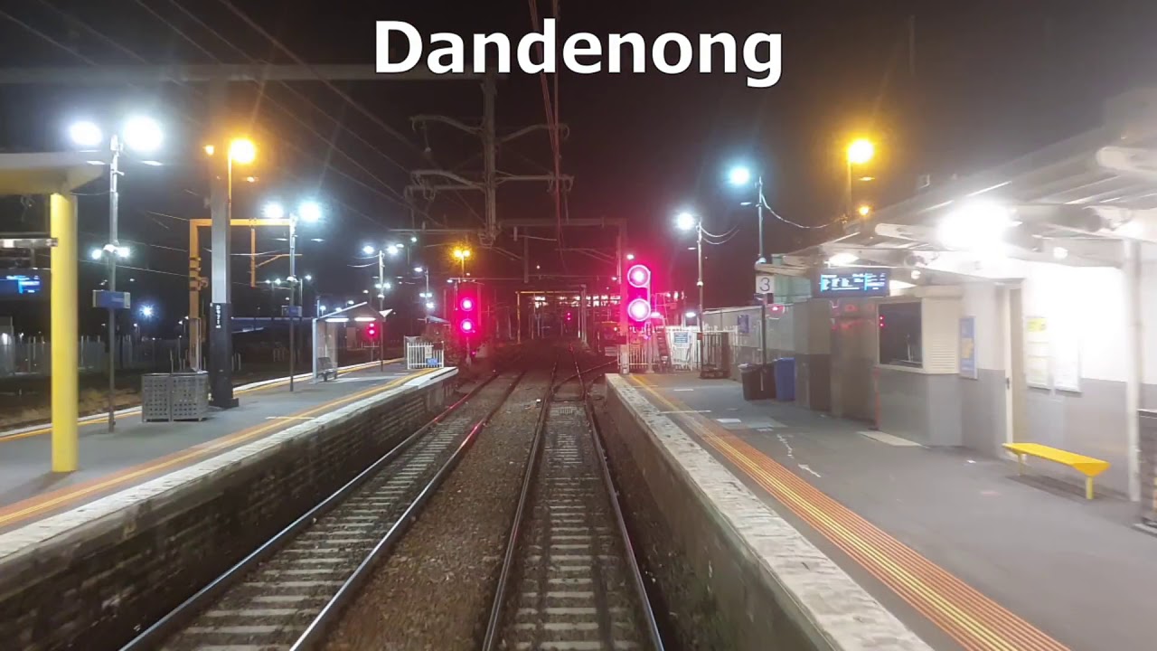 Melbourne to Garfield on the 6:16 pm V/Line train: timelapse from the rear of the train