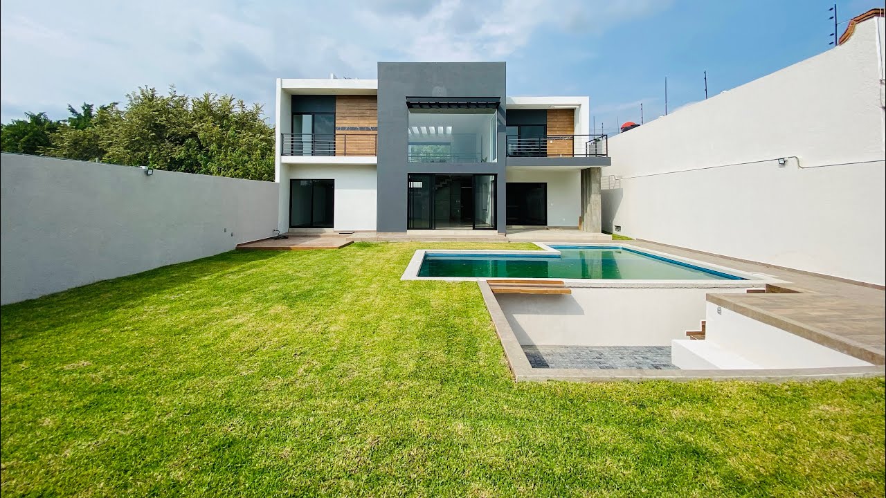 Casa Nueva en Venta, con Alberca, Jardín y Seguridad. Dentro de fraccionamiento al Sur de Cuernavaca